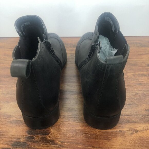 Vionic Womens Size 6.5 Black Leather Chelsea Ankle‎ Boots Comfort Classic - Picture 2 of 10